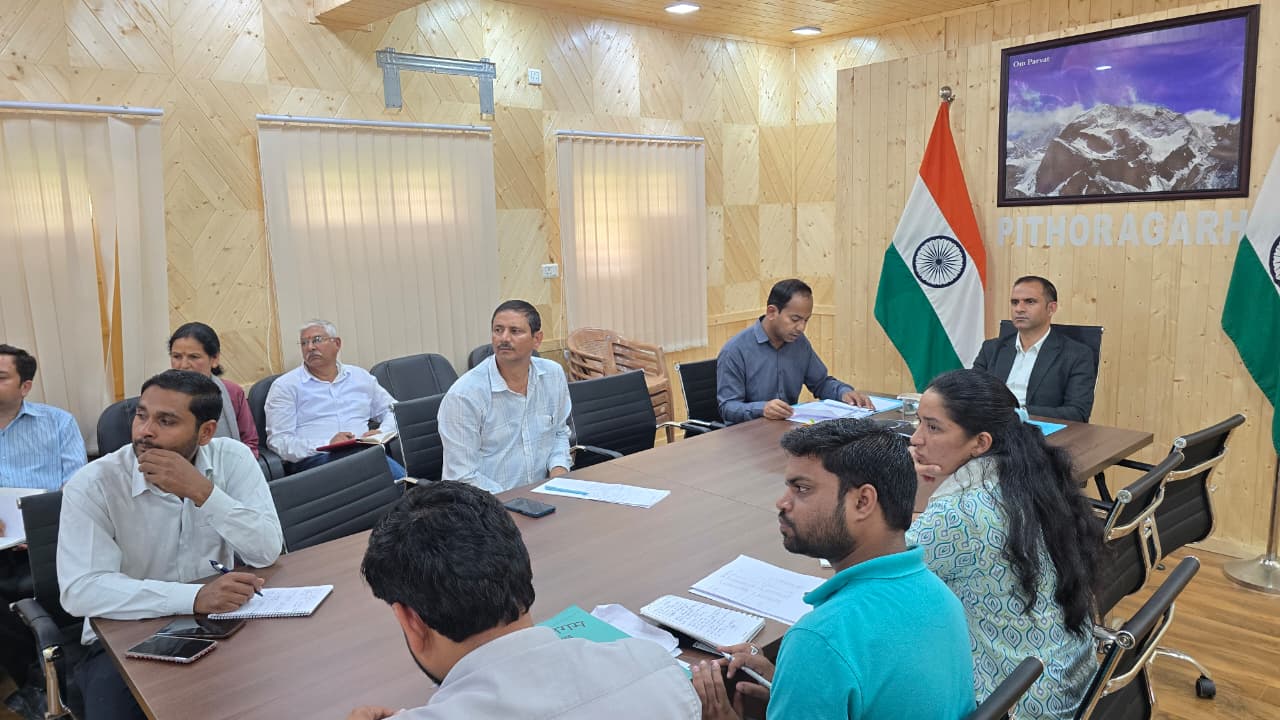 पिथौरागढ़ में सिंगल यूज़ प्लास्टिक पर होगी सख्त कार्रवाई, डीएम ने दिए कड़े निर्देश