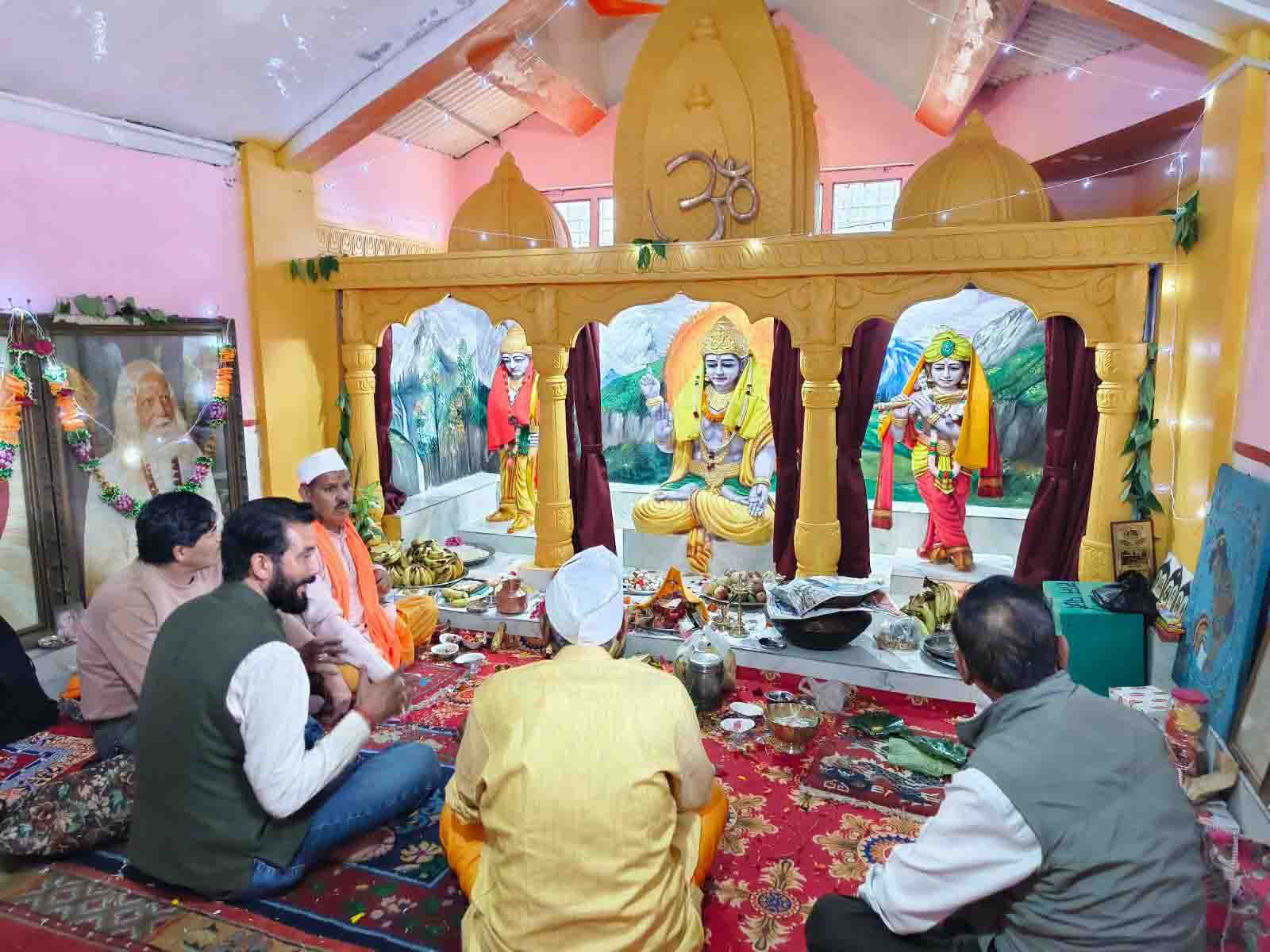 गुरु पूर्णिमा पर बैकुंठ धाम में नव मूर्तियों की प्राण प्रतिष्ठा, डीडीहाट को आध्यात्मिक पर्यटन केंद्र बनाने पर जोर